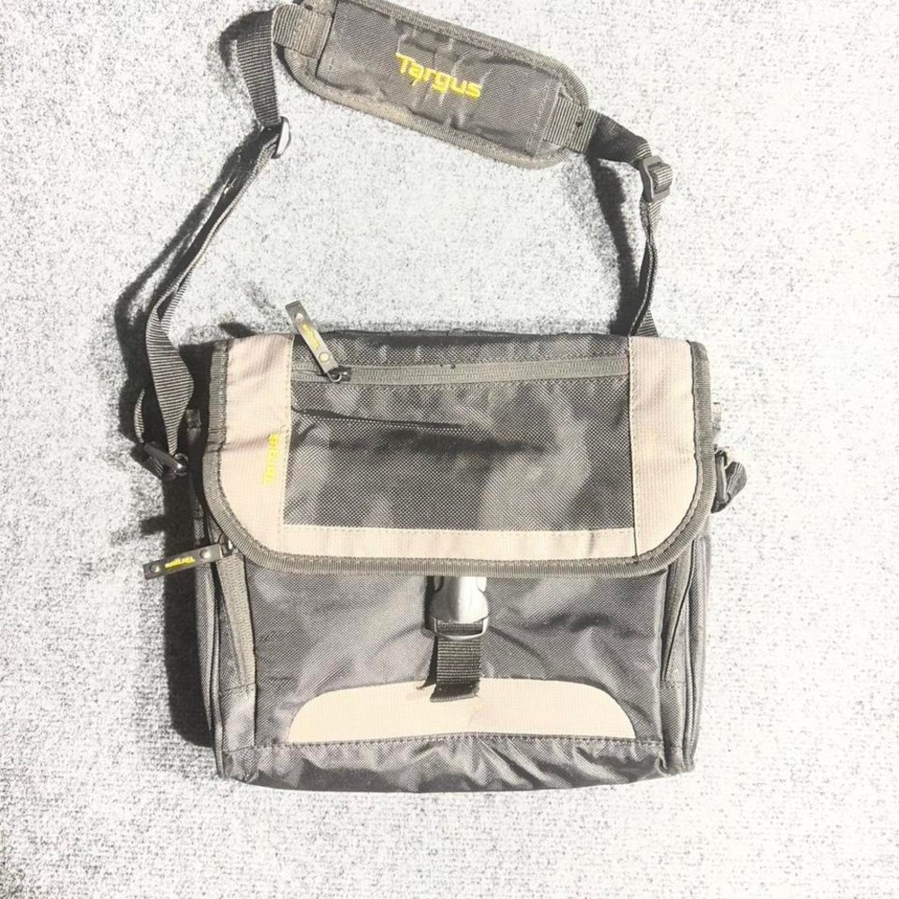 Targus Messenger Bag Black Tan Laptop Shoulder Bag Travel Work Padded Strap